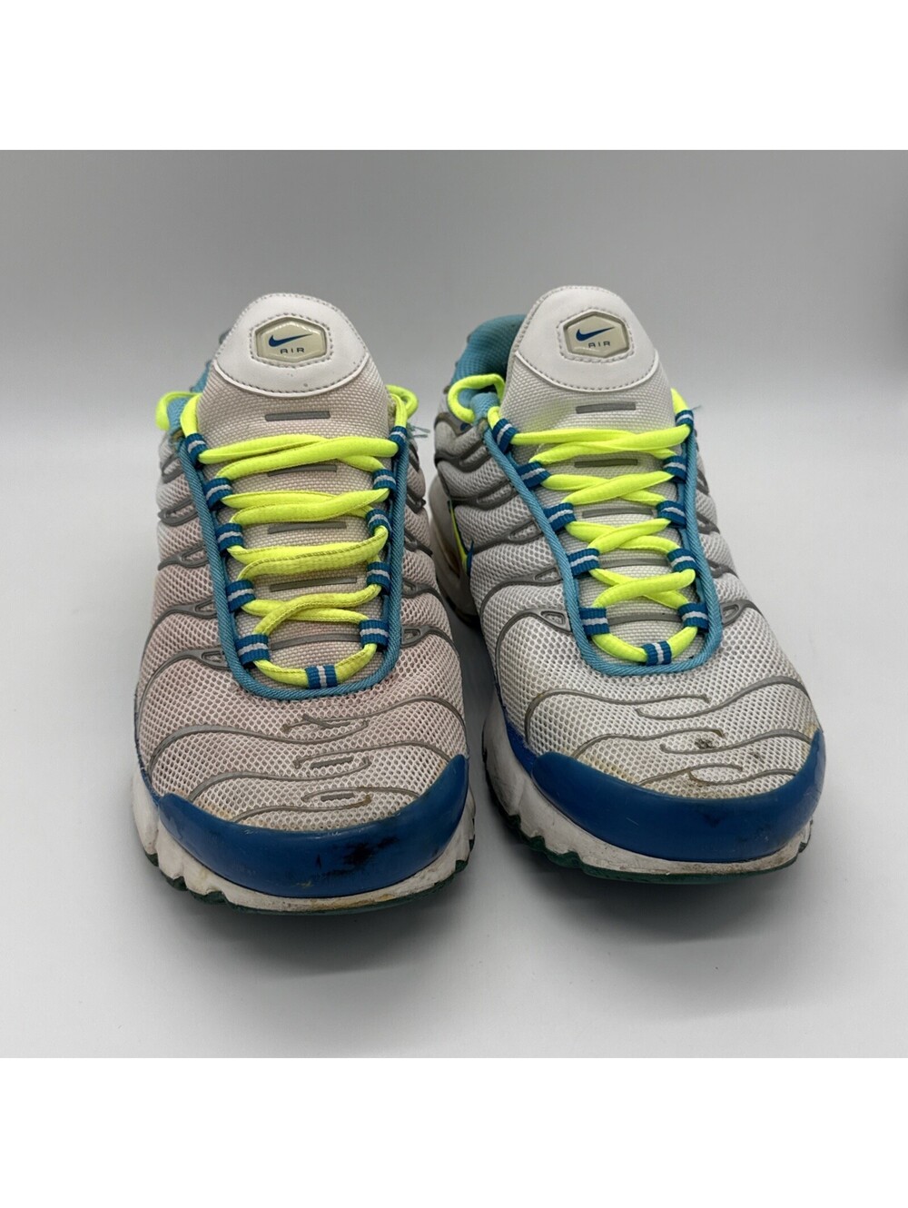 Nike Air Max Plus GS White Blue Volt Size 6.5Y Sneakers Tuned Air Running Shoes